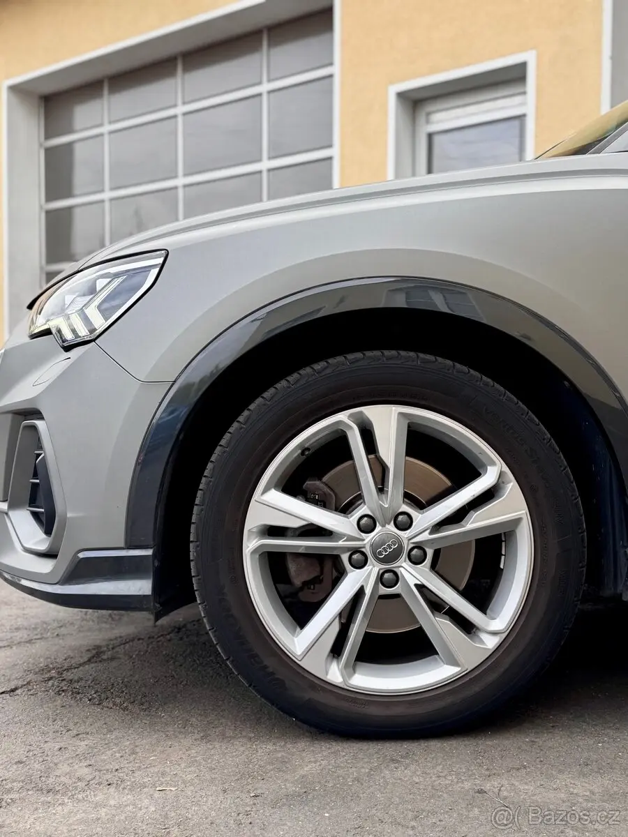 Audi Q3 40 TDI S-line 04/2019 79 000km DPH TOP STAV  4