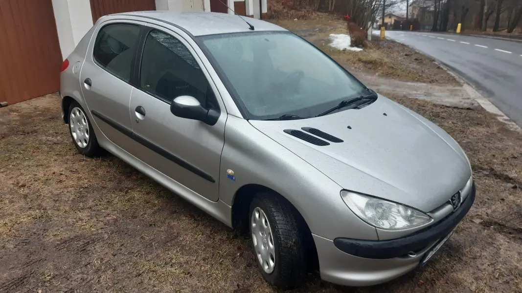 Peugeot 206 Prodám Peugeot 206, 1.4, rok výroby 2006 5
