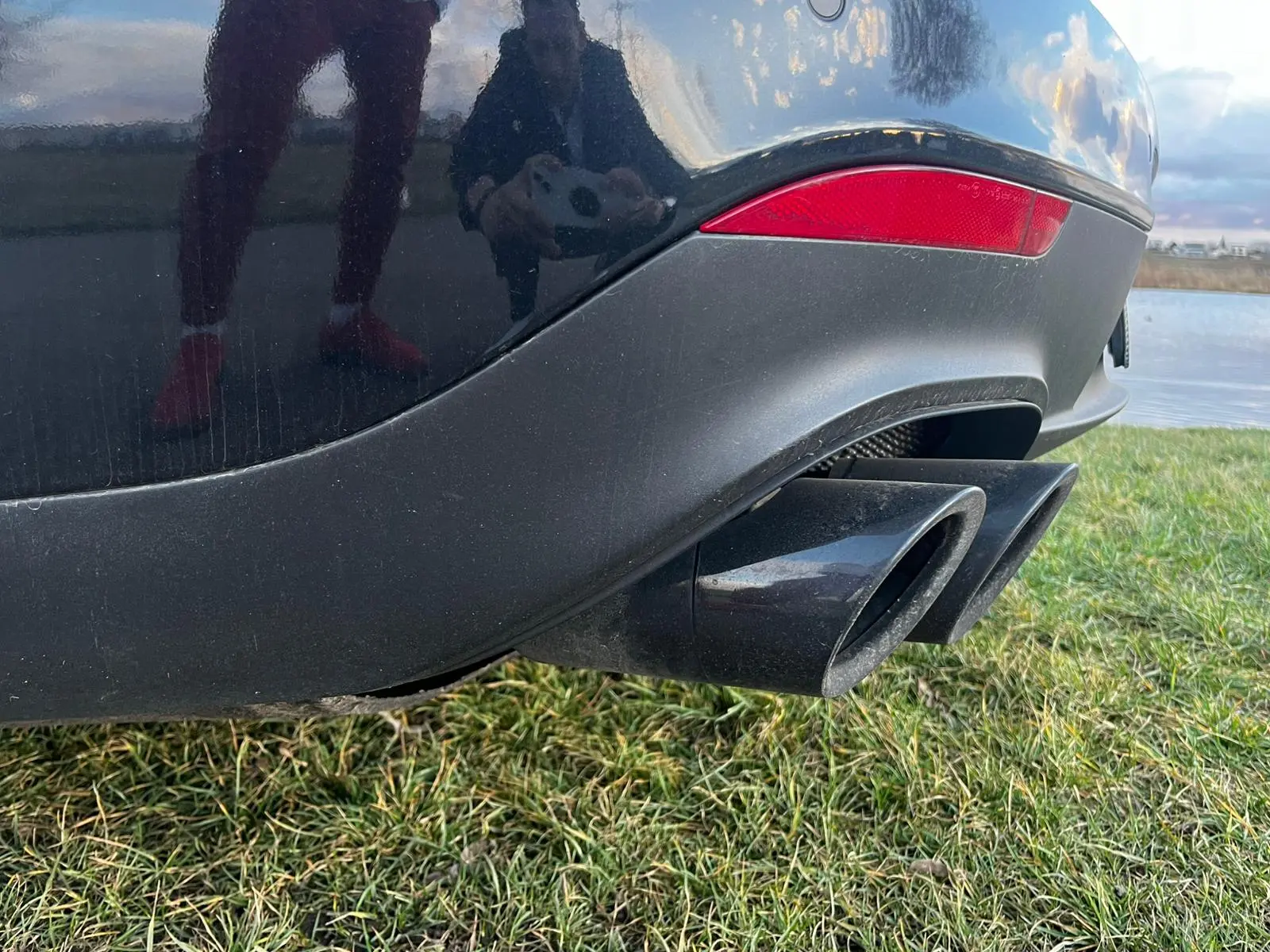 Porsche Ostatní Auto pro někoho, kdo chce Porsche, ale zároveň prostor, klid a sílu v rezervě. Panamera umí jet rychle, ale hlavně umí cestovat – a dělá to s přehledem 7