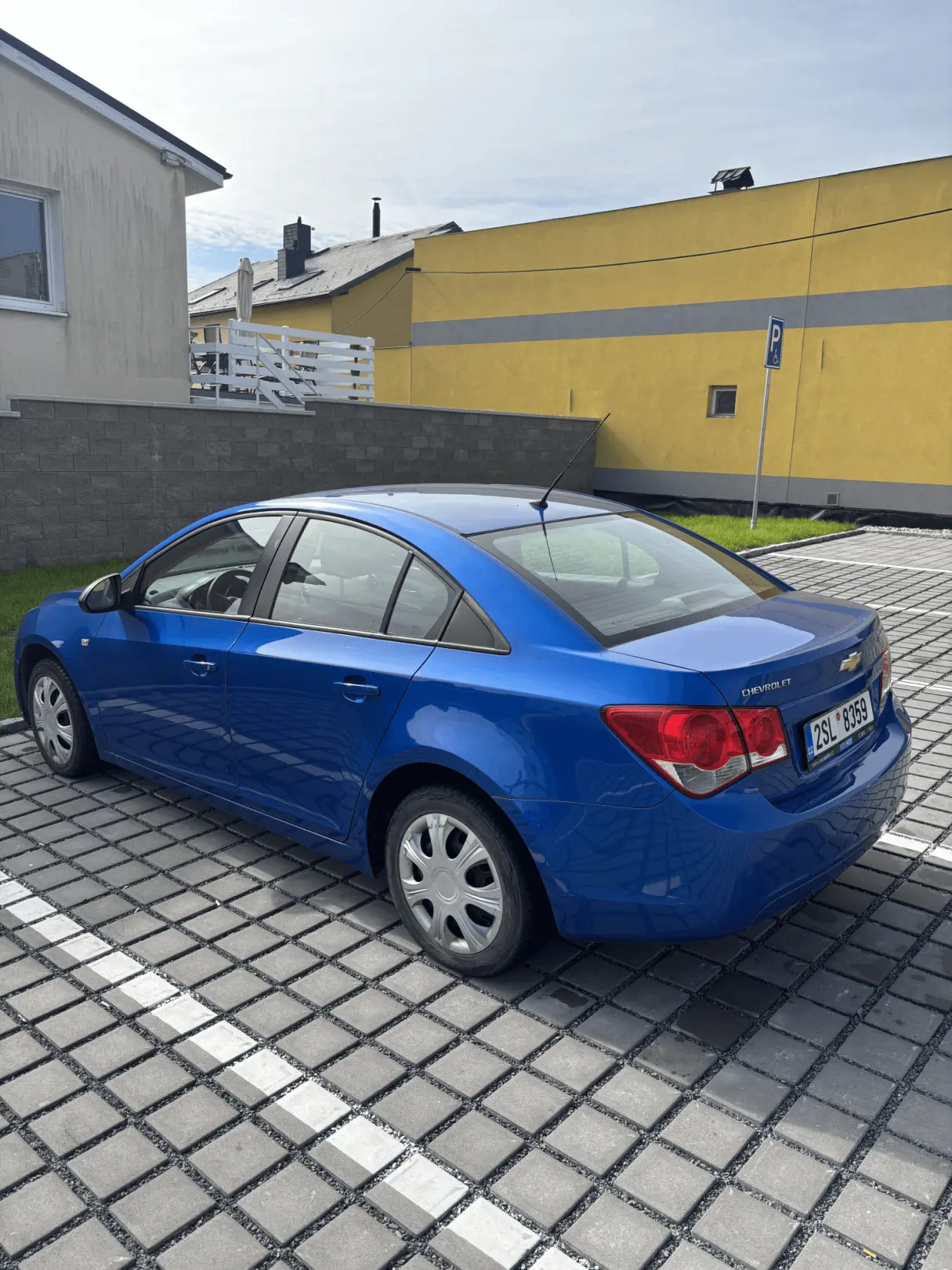Chevrolet Cruze  2
