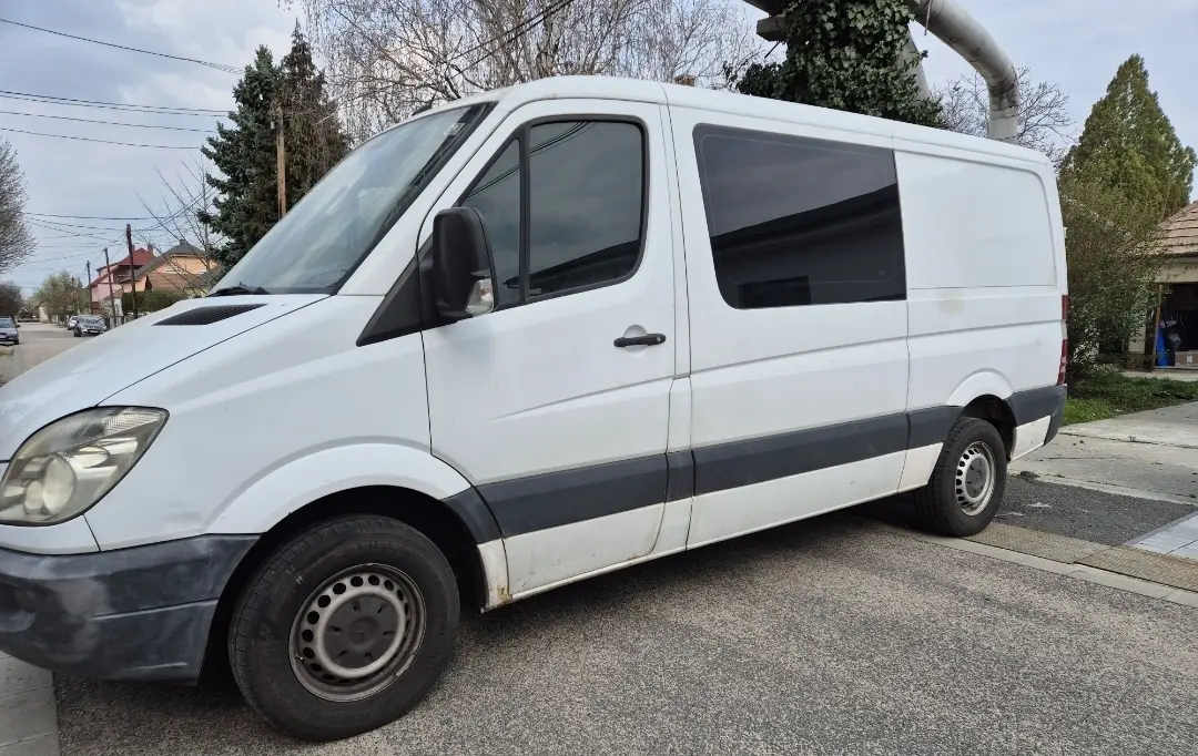 Mercedes-Benz Sprinter Sprinter 95 kW, 6 míst, nízký, krátký – STK do 2027 3