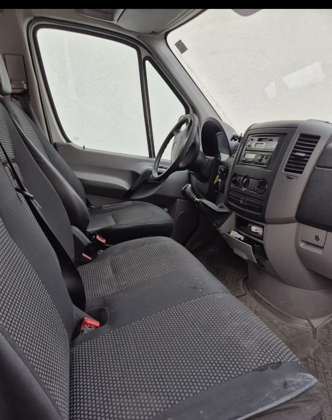 Mercedes-Benz Sprinter Sprinter 95 kW, 6 míst, nízký, krátký – STK do 2027 6