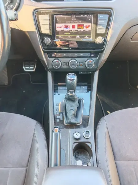 Škoda Octavia 2.0 TDI, 135kW 4x4 DSG L&K NEZÁV.TOPENÍ 7