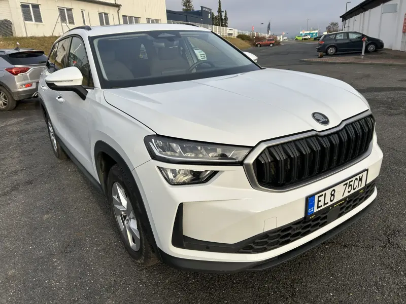 Škoda Kodiaq iV 9/2024 ČR, 1.maj., 1řidič, nebouráno, jako nový, v záruce, zimní+letní pneu, tažné, panorama, nezáv.topení, kessy, adapt.temp., vyhř.volant+všechna sedadla 1