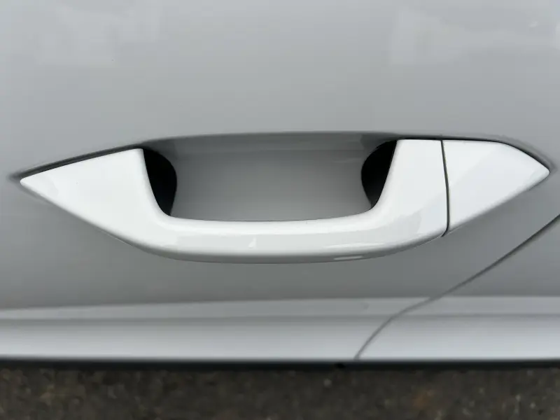 Škoda Kodiaq iV 9/2024 ČR, 1.maj., 1řidič, nebouráno, jako nový, v záruce, zimní+letní pneu, tažné, panorama, nezáv.topení, kessy, adapt.temp., vyhř.volant+všechna sedadla 7