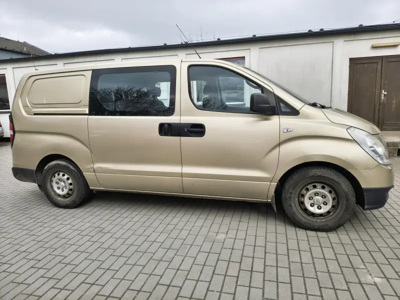 Hyundai H 1  Hundai H1 R.V.:2010 4