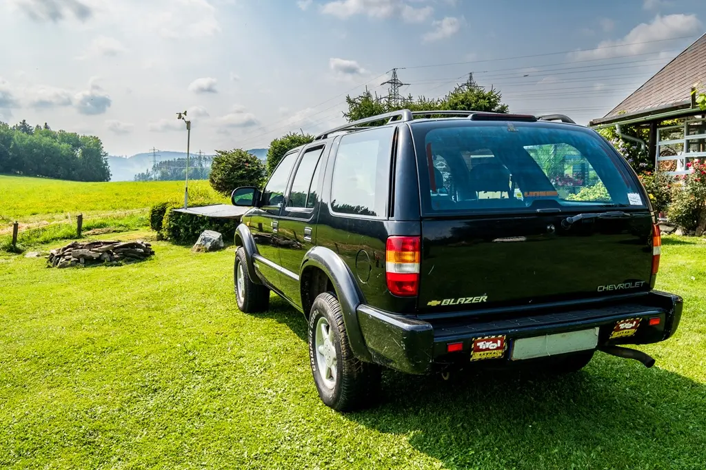 Chevrolet Blazer  2