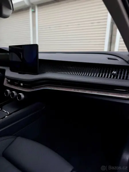 Škoda Superb 4 IV L&K 1,5TSI, 2025, 1300km, DPH, ČR 9