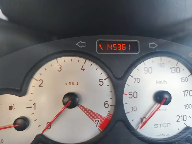 Peugeot 206  8